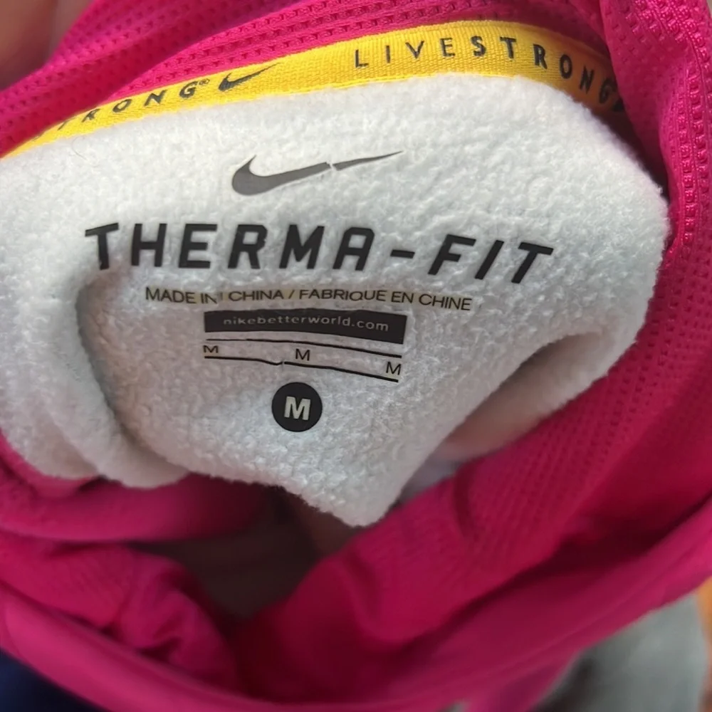 NIKE Livestrong Be Invincible  women Hoodie Sweatshirt  Medium Therma Fit